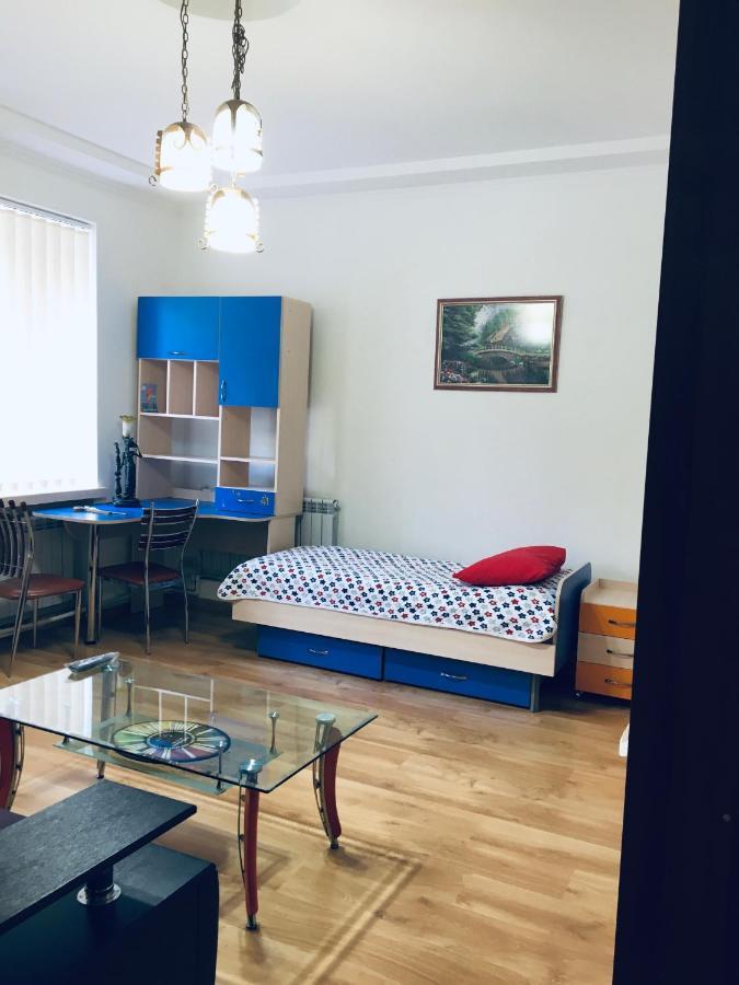 Centre Apartment Kamianets-Podilskyi Exterior photo